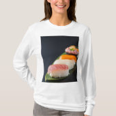 Minimal Sushi – Japanese tranquility and perfectio Tシャツ (正面)