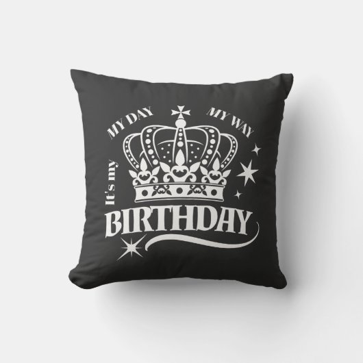 Minimal White Crown Birthday Quote Typography クッション (正面)