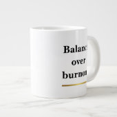 Minimalist Balance over Burnout Motivational  ジャンボコーヒーマグカップ (正面右)
