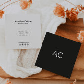 Minimalist Black and White Marketing Director スクエア名刺