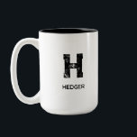 MINIMALIST BLACK ONE LETTER MONOGRAM NAME WHITE ツートーンマグカップ<br><div class="desc">THIS IS A SIMPLE,  ONE LETTER MONOGRAM DESIGN,  SUITABLE FOR EVERYONE.YOU CAN CHANGE,  RESIZE OR ADD TEXT AND COLOURS THE WAY YOU LIKE.THANK YOU.</div>