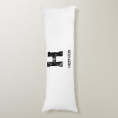 MINIMALIST BLACK ONE LETTER MONOGRAM NAME WHITE ボディピロー (正面縦)