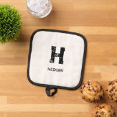 MINIMALIST BLACK ONE LETTER MONOGRAM NAME WHITE 鍋敷き (トップダウン)