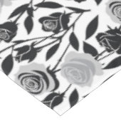 Minimalist Black Roses With Light Gray Stems  テーブルクロス (アングル)