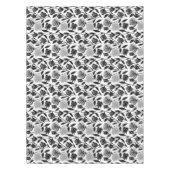 Minimalist Black Roses With Light Gray Stems  テーブルクロス (正面)