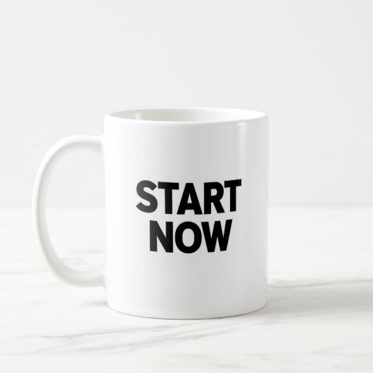 Minimalist bold start now text コーヒーマグカップ (左)