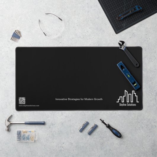 Minimalist Branded Dark Black and White Desk Mat デスクマット (ワークステーション)