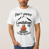 Minimalist Campfire Icon Design, Camping  Tシャツ (正面)