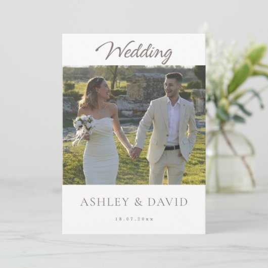 Minimalist Chic Front Photo Modern Script Wedding 招待状 (スタンド正面)