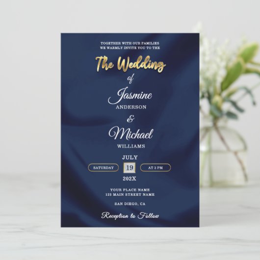 Minimalist Chic Navy & Gold Script Wedding Elegant 招待状 (スタンド正面)