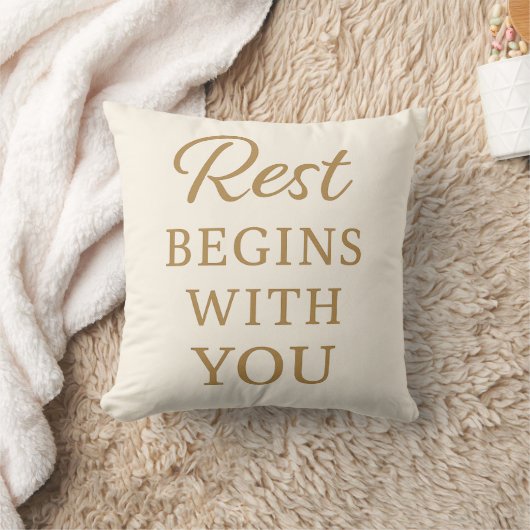 Minimalist Cozy Quote Pillow -Rest Begins With You クッション (ブランケット)