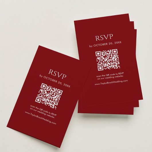 Minimalist Deep Red Wedding RSVP QR Code エンクロージャーカード