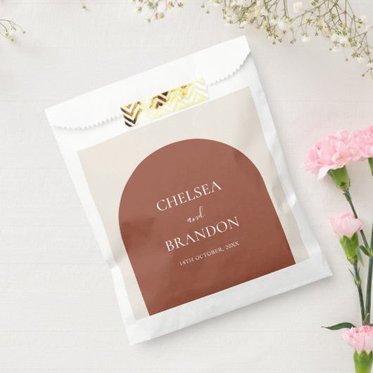 Minimalist Elegant Boho Terracotta Arch Wedding フェイバーバッグ (封をした状態)