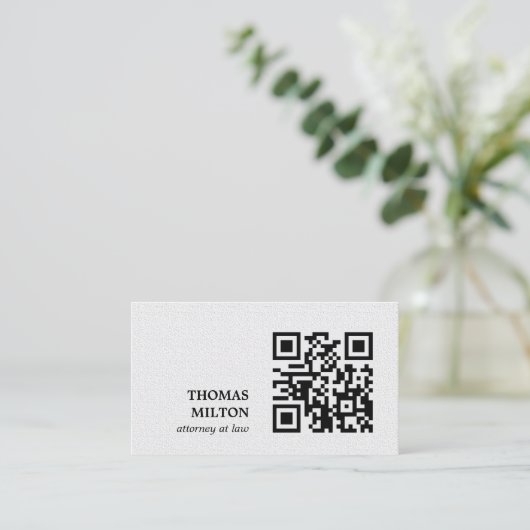 Minimalist Elegant Texture White Black QR Code 名刺 (スタンド正面)