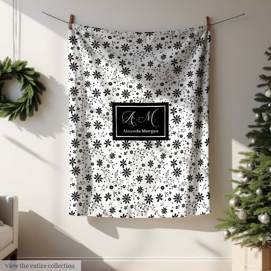 Minimalist Floral Blanket Monogram Grey Hues Style フリースブランケット