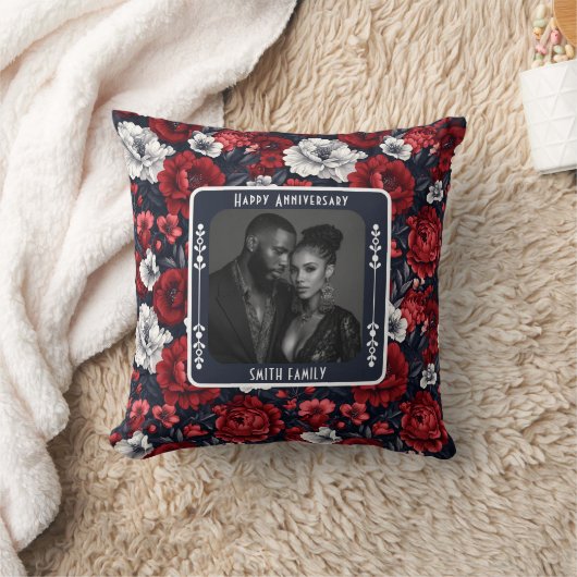 Minimalist Golden Anniversary Throw Pillow クッション (ブランケット)