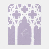 Minimalist Gothic Window Calligraphy Lavender フリースブランケット (正面)