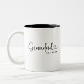 Minimalist Grandad Established Elegant Script  ツートーンマグカップ (左)