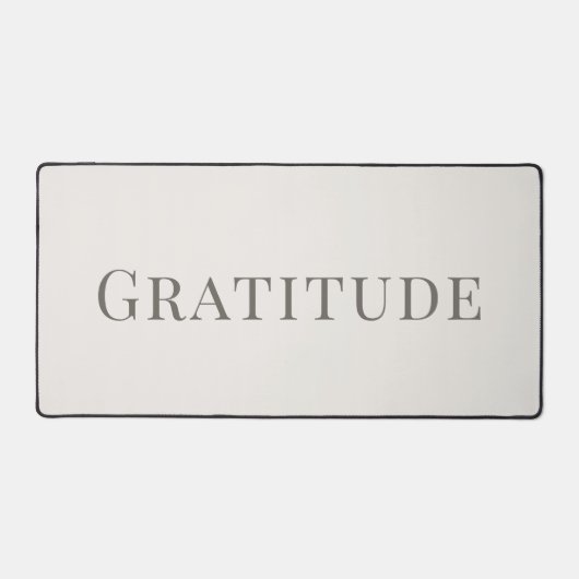 Minimalist Gratitude – Calm Typography Design デスクマット (正面)