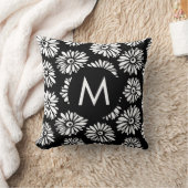 Minimalist Groovy Black and White Daisy Monogram クッション (ブランケット)