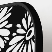Minimalist Groovy Black and White Daisy Monogram ピックルボールラケット (左詳細)
