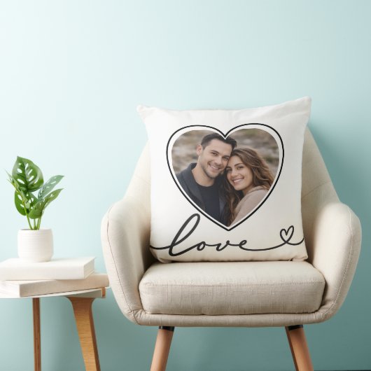 Minimalist Heart Photo Pillow With Love Script クッション (椅子)