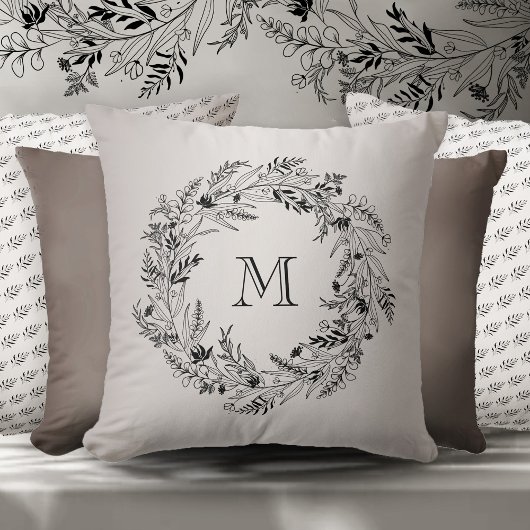 Minimalist leafy botanical circle letter M クッション