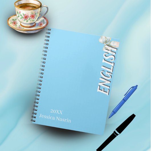 Minimalist Lilac Vertical Text School Subject ノートブック