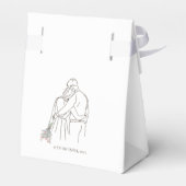 Minimalist Line Art Couple Hugging with Bouquet  フェイバーボックス (裏面サイド)