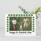 Minimalist lucky shamrock st. Patrick's Day Photo シーズンカード (スタンド正面)