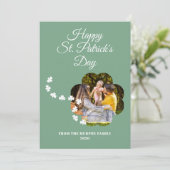 Minimalist lucky shamrock st. Patrick's Day Photo シーズンカード (スタンド正面)