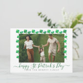 Minimalist lucky shamrock st. Patrick's Day Photo シーズンカード (スタンド正面)