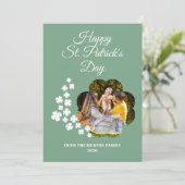 Minimalist lucky shamrock st. Patrick's Day Photo シーズンカード (スタンド正面)