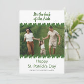 Minimalist lucky shamrock st. Patrick's Day Photo シーズンカード (スタンド正面)
