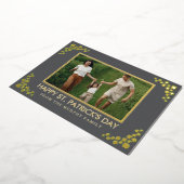 Minimalist lucky shamrock st. Patrick's Day Photo 箔シーズンカード (回転した状態)