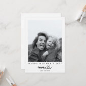 Minimalist Mama Calligraphy Happy Mother's Photo カード (正面/裏面インサイチュ)