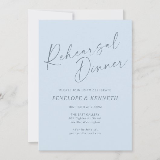 Minimalist Modern Blue Script Rehearsal Dinner 招待状 (正面)