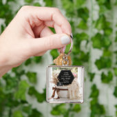 Minimalist Neutral pregnancy announcement keepsake キーホルダー (手)