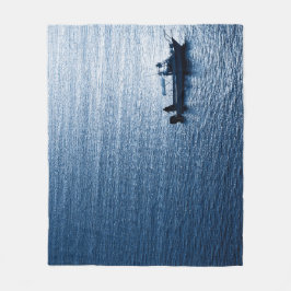 Minimalist Ocean Wall Art Fisherman Blue フリースブランケット