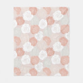 Minimalist Pastel Rose White Floral Pattern フリースブランケット (正面)