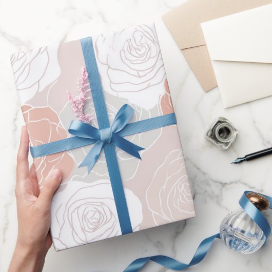 Minimalist Pastel Rose White Floral Pattern ラッピングペーパー (ギフト)