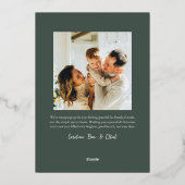 Minimalist Photo Collage Christmas Chic Green Gold 箔シーズンカード (裏面)