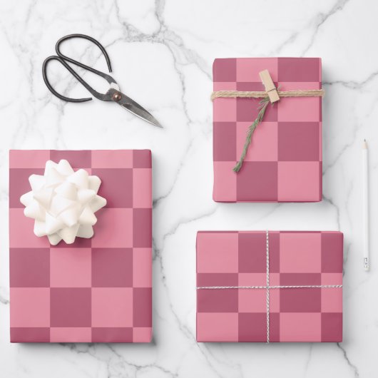 Minimalist Pink Checkerboard Pattern ラッピングペーパーシート (正面)