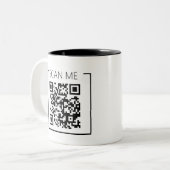 Minimalist QR Code Scan Me Business ツートーンマグカップ (正面左)