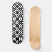 Minimalist retro check pattern – Monochrome design スケートボード (正面)