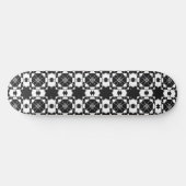 Minimalist retro check pattern – Monochrome design スケートボード (横)