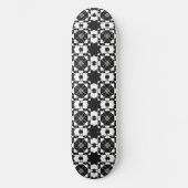 Minimalist retro check pattern – Monochrome design スケートボード (正面)