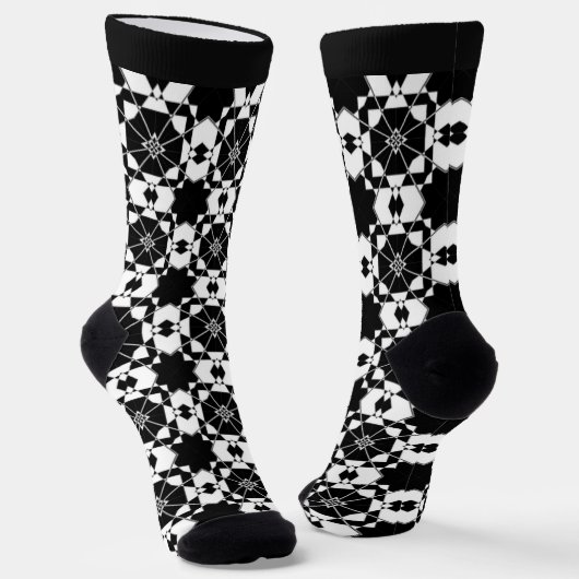 Minimalist retro check pattern – Monochrome design ソックス (傾斜あり)