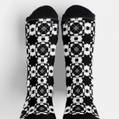 Minimalist retro check pattern – Monochrome design ソックス (上部)