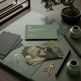 Minimalist Sage Green Camera Logo Photographer 名刺
